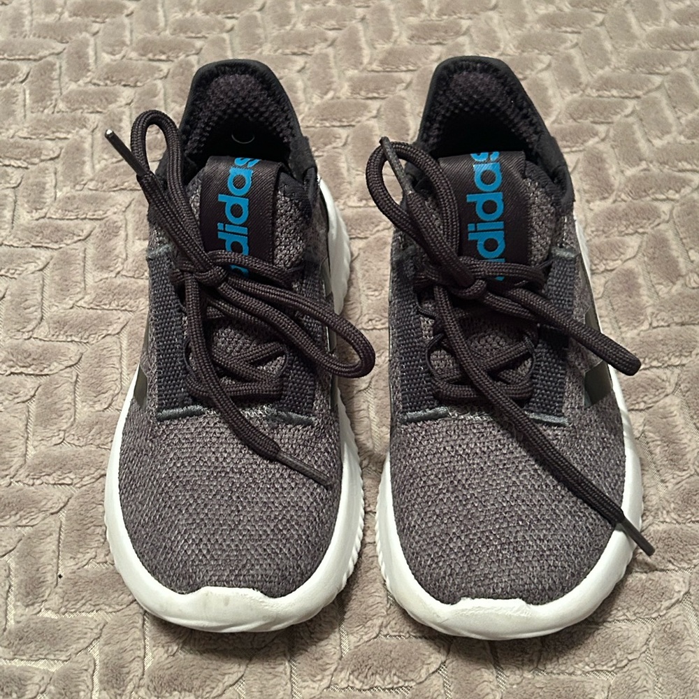 Kids adidas size 1